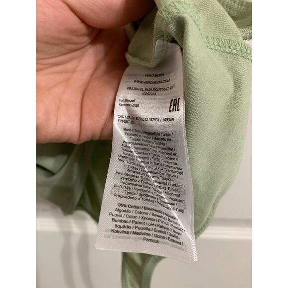Vero Moda Broderie Frill shoulder bodysuit green size Large NEW - Picture 8 of 8